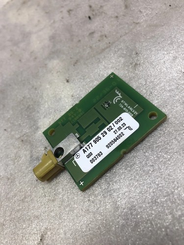 MERCEDES-BENZ C W206 Antennenverstärker  A1779052902 23498275