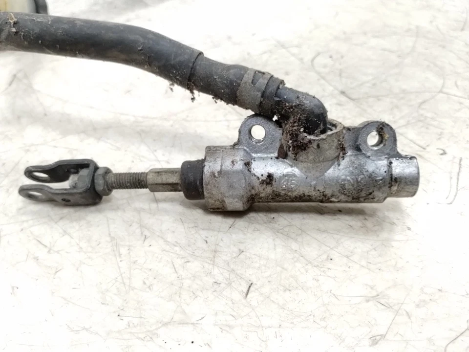 Cilindro maestro de freno trasero clásico Yamaha V Star XVS1100 99-09 Foto 3 de 4