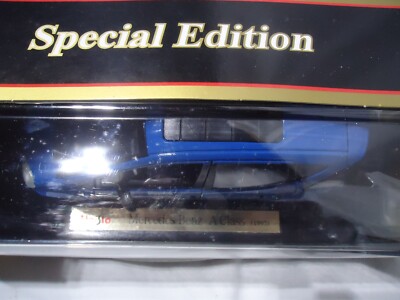 Mercedes-Benz Classe A 1997 Maisto 1/18 Bleue - Edition Spéciale Avec Socle (occasion)