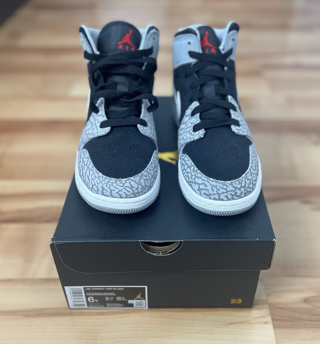 シューズ(女性用) Nike Air Jordan1 MID SE Elephant Toe Air Jordan 1 Mid SE 