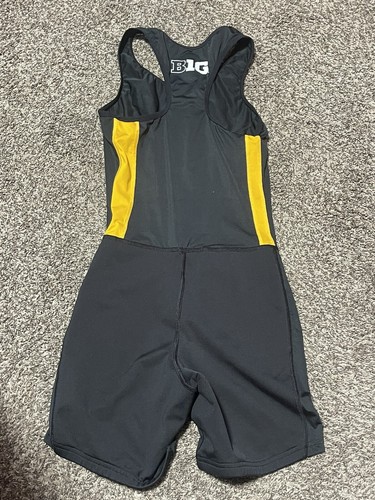 Iowa Hawkeye's Small Big10 Nike Speedsuit Game Worn Singlet Track Field Women's - Picture 2 of 4