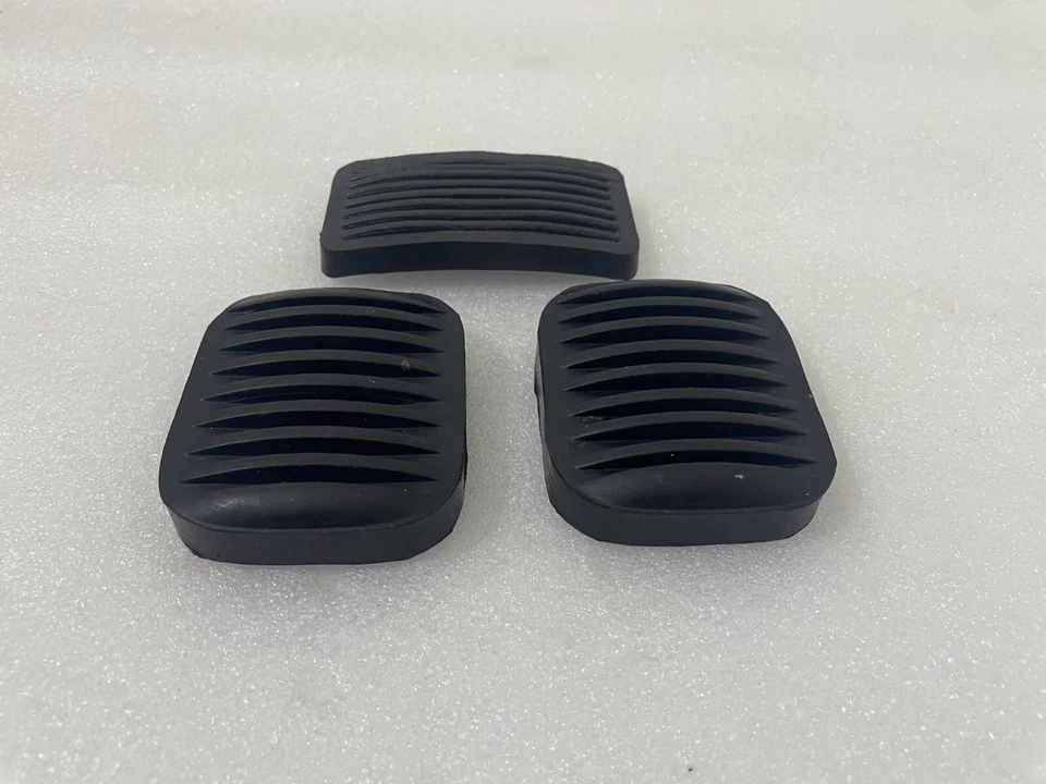 Willys Jeeps Brake Clutch & Throttle Pedal Rubber Set of 3 Unit |Fit For - Image 2 of 4