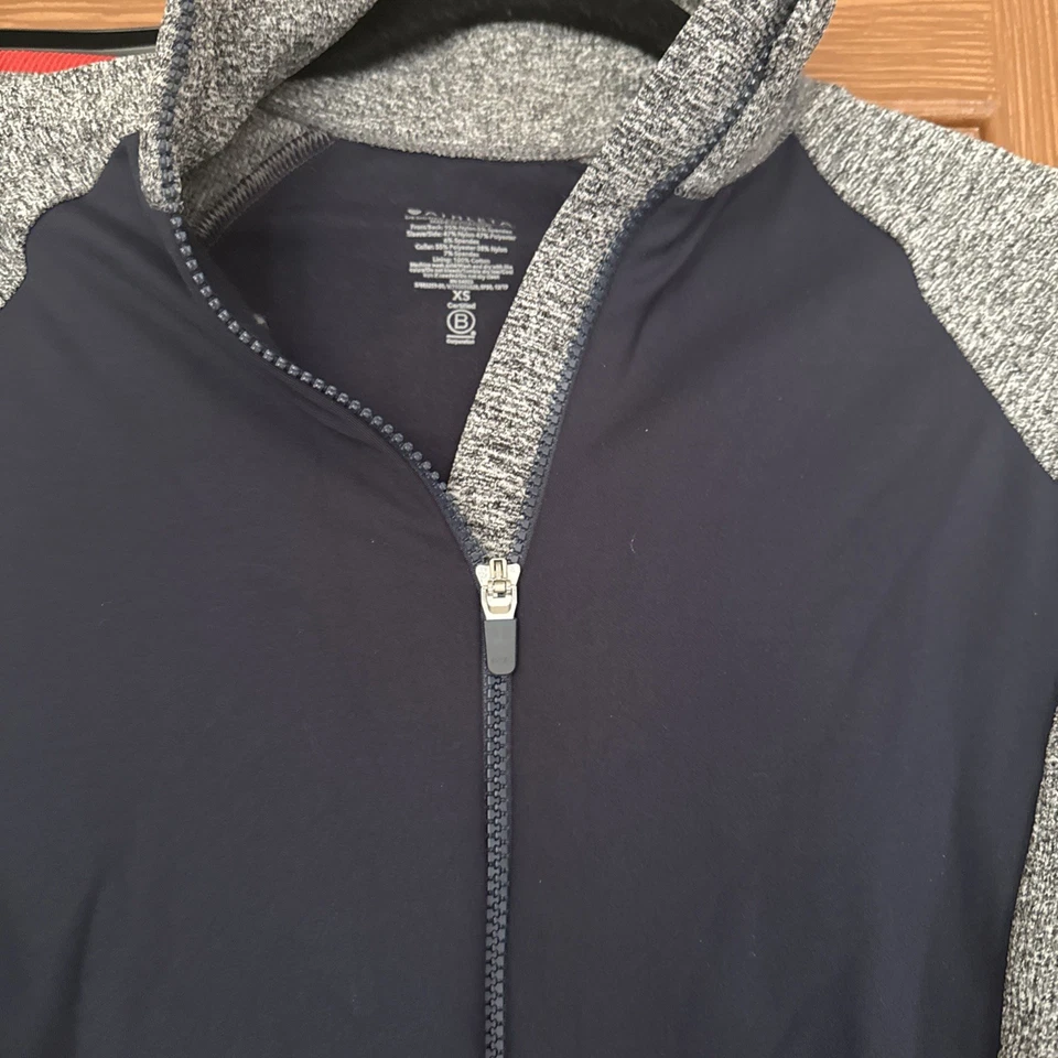 Conjunto de legging Athleta Athletic com zíper com certificação B feminina XS acabamento marinho/vermelho - Imagem 2 de 4