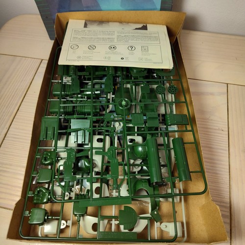 Vintage Revell 1984 Robotech Defenders THOREN Model Kit 1/72 New Nos - Picture 4 of 9