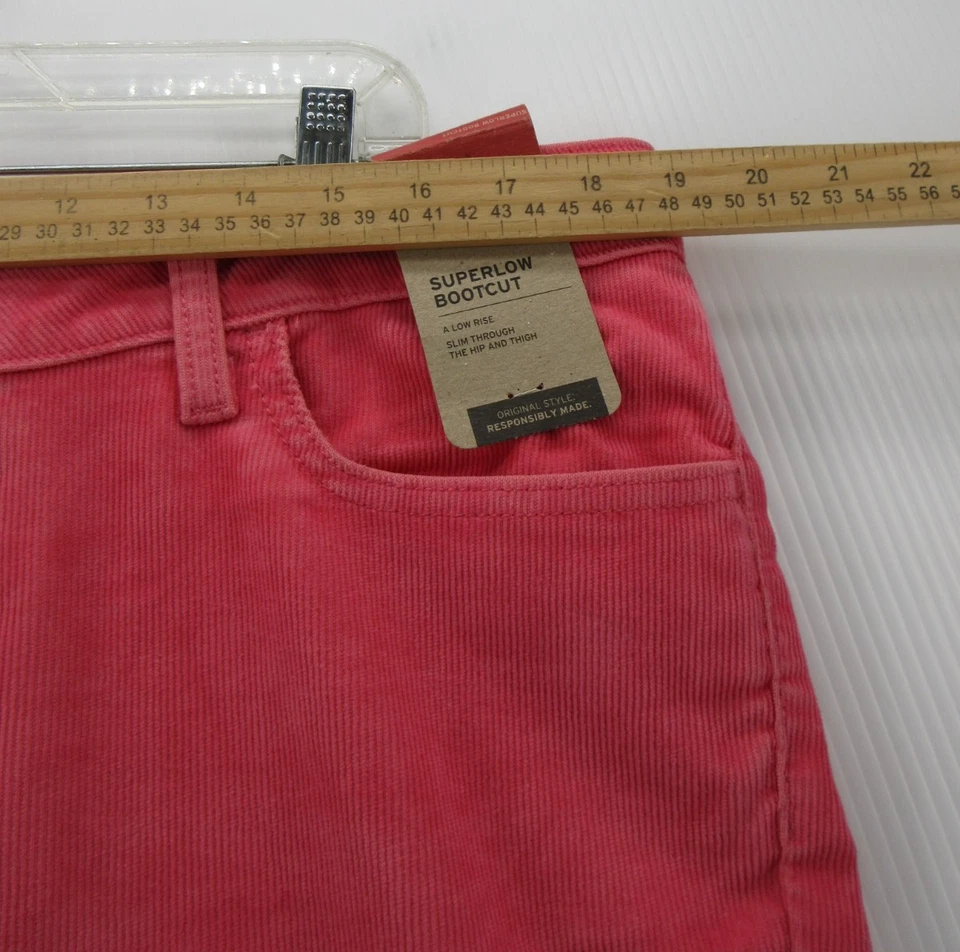 Calça Levis Feminina 33 Veludo Rosa Superbaixa Bootcut Calça 33X32 Nova Com Etiqueta * - Imagem 4 de 4