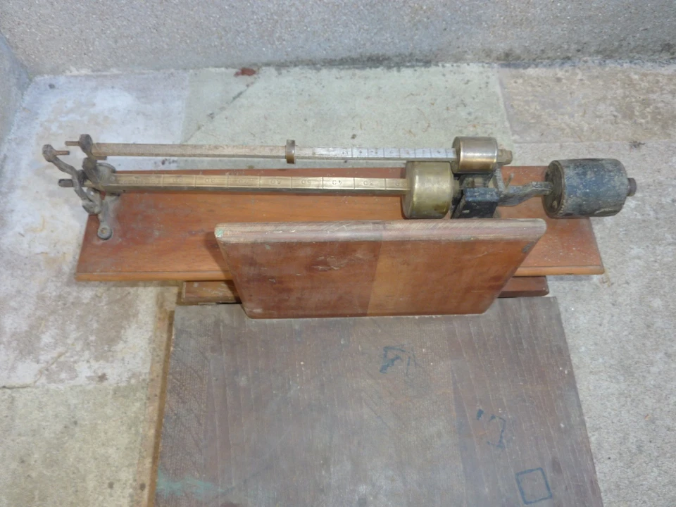 ancienne bascule de pesée - Photo 2/2