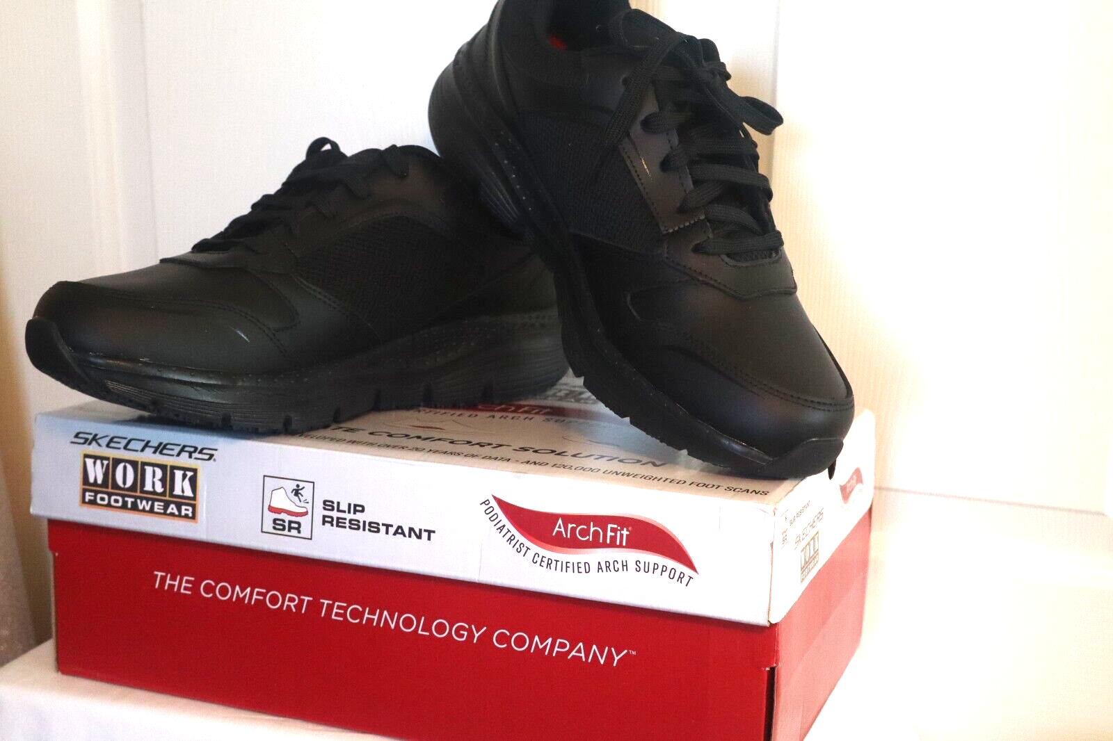 Skechers Men's Arch Support Black Work Shoes 200073/BLK NIB Size 12 Slip Resista