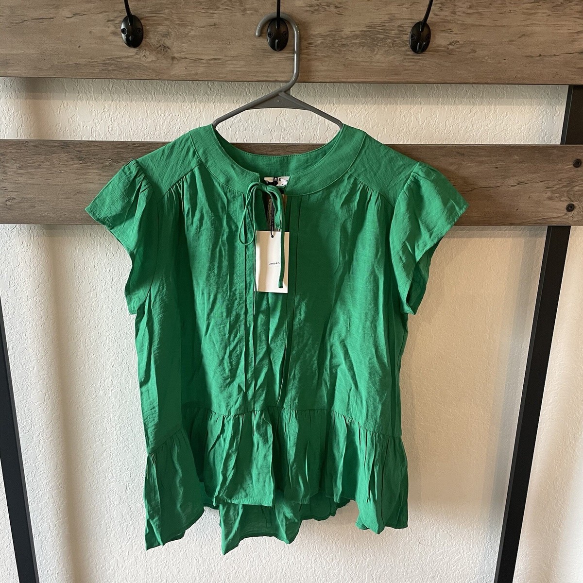 NWT $52 THML Kelly Green Pintucked Peplum Top Blouse Ruffle