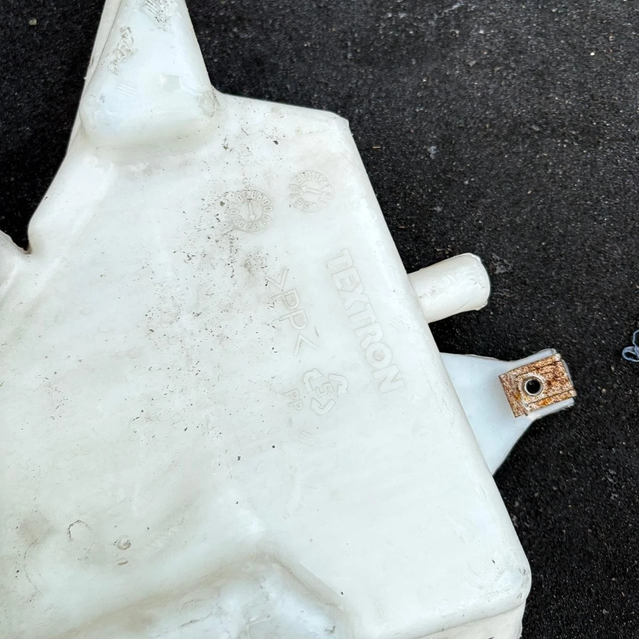 Reservoir markings / condition