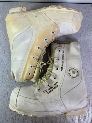 Vtg Mickey Mouse Bunny ECW Military Boots White Extreme Cold