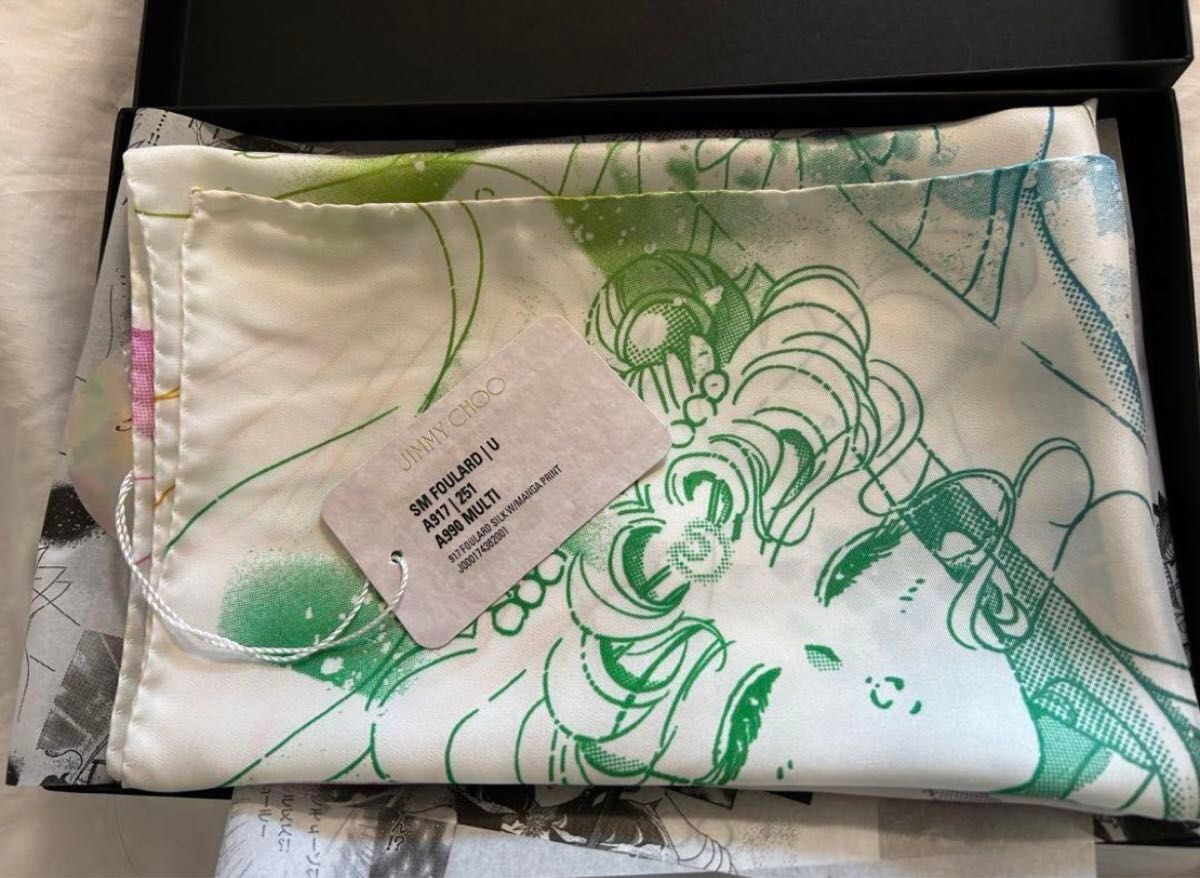 セーラームーン　ジミーチュウ　モノクローム マンガプリント シルク・スカーフ SAILOR MOON x JIMMY CHOO Super Sailor Moon Foulard Manga