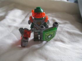LEGO Nexo Knights: 70357 Castle Knighton: The Minifigure Knight Aaron