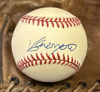 Vladimir Guerrero Sr. Rookie Signed Autographed National League