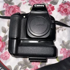 Canon EOS 30D Digital SLR Camera (Body Only) with Canon Battery Grip (BG-E2)