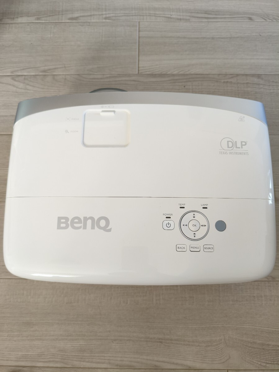 BenQ HT2050 フルHD1080p ホームプロジェクター 2200lm BenQ HT2050 Full HD DLP Home Theater Projector 1080p for