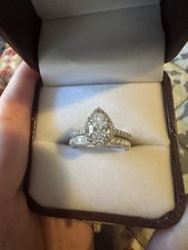 14kt White Gold Pear Shaped Diamond Wedding Ring Set