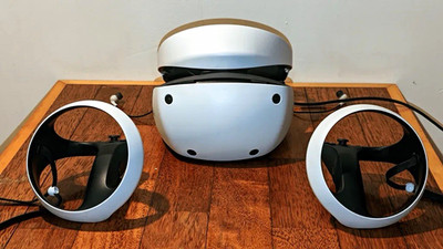 PlayStation VR2 used one time practically brand new. No screen scratches.