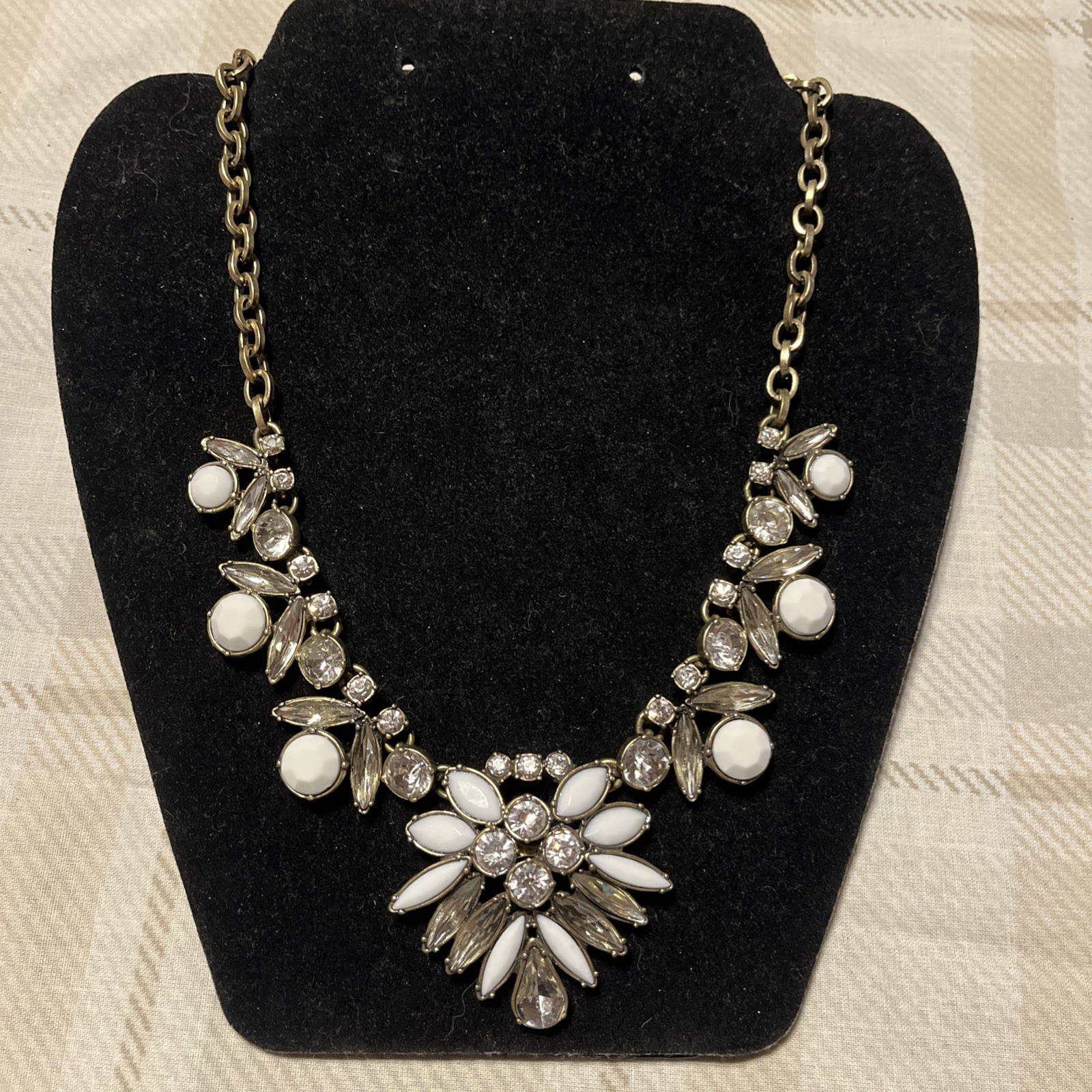LOFT WHITE RHINESTONE BEAD STATEMENT NECKLACE GOL… - image 1