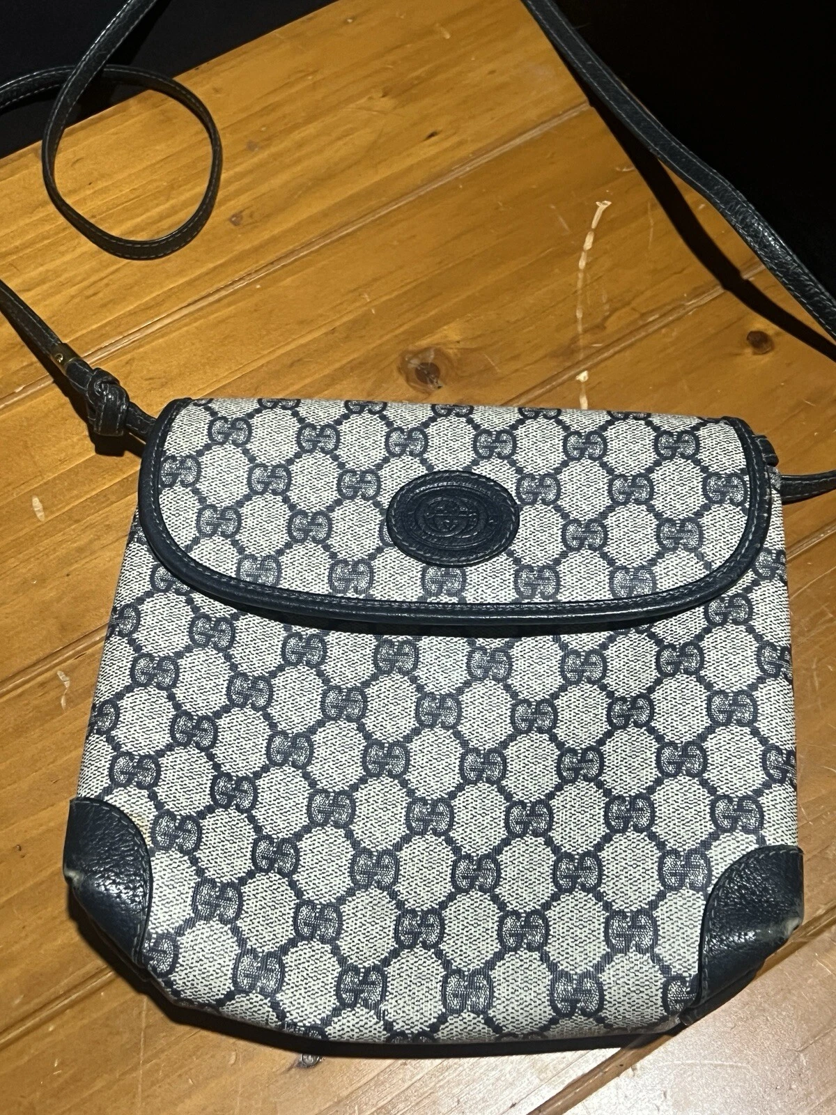 Petit sac bandoulière femme vintage Gucci bleu marine micro monogramme GG toile Italie