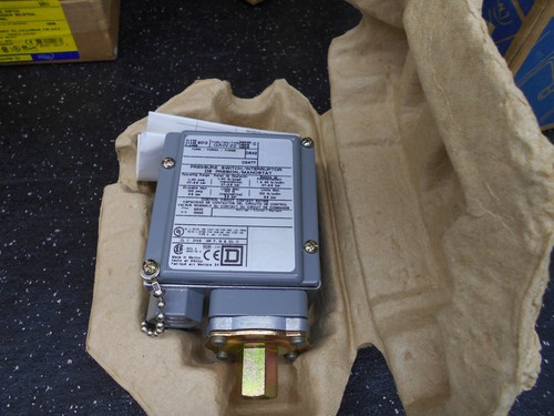 SQUARE D 9012 GAW-22 INDUSTRIAL PRESSURE SWITCH - Picture 2 of 5