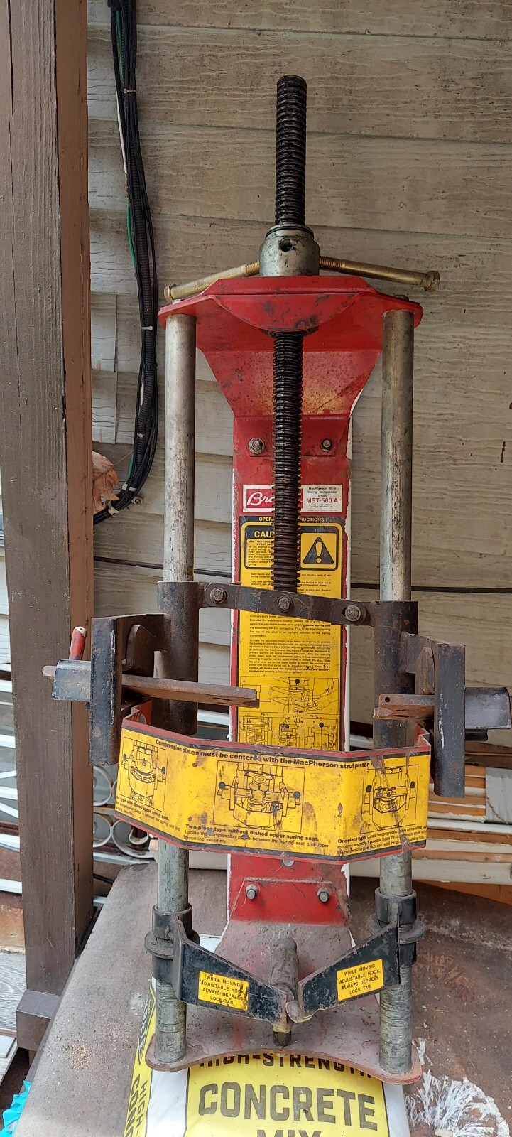 Branick MST-580-A Struit Spring Compressor