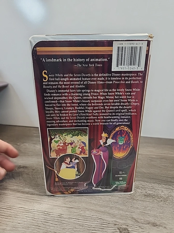 Walt Disney's Snow White and the Seven Dwarfs Masterpiece Collection VHS - Image 3 of 4