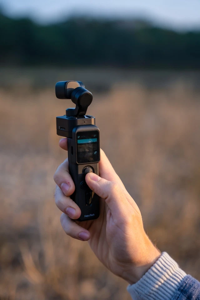 Brand New Feiyu Pocket 3 Creator Combo 4K Camera 3-Axis Gimbal Tripod - Image 2 of 4