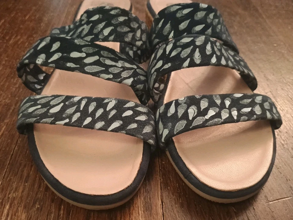 Sandalias abstractas Eric Michael Demi tres correas de cuero azul marino astilla talla 10 Foto 3 de 4