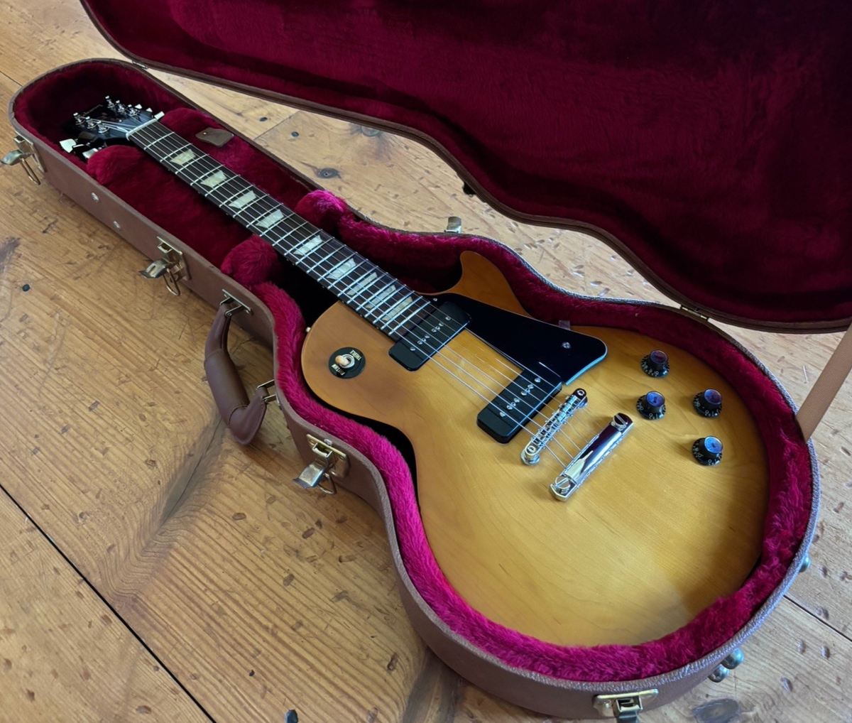 Satin Finish Honeyburst Gibson Les Paul Studio 60