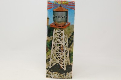 HO Scale Life-Like 8705 Bedford Blinking Light Water Tower Building