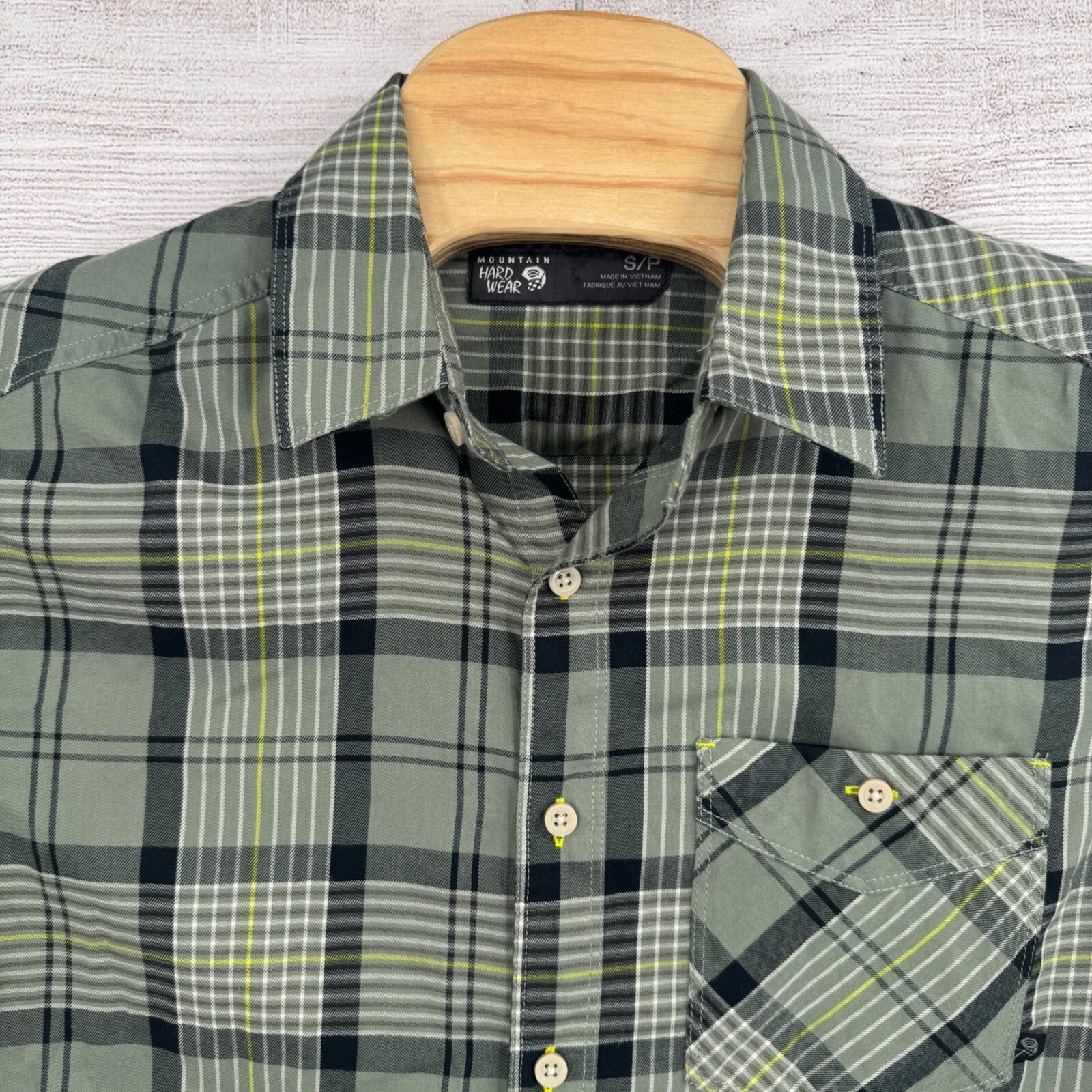 Mountain Hardwear Shirt Mens Small Plaid Button Up Outdoor Casual Hiking Casual