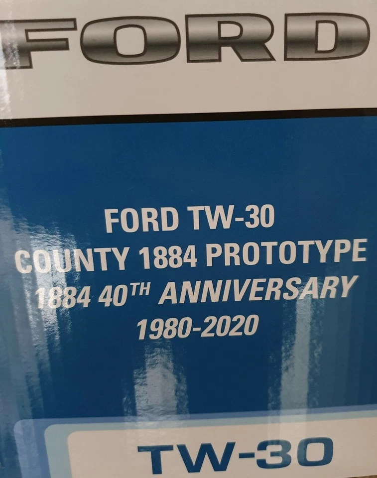 UH FORD COUNTY TW30 1884 PROTOTYPE TRACTOR 1/32 SCALE 40TH ANNIVERARY LTD ED - Image 2 of 4