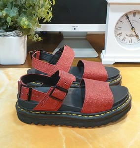 dr martens voss red
