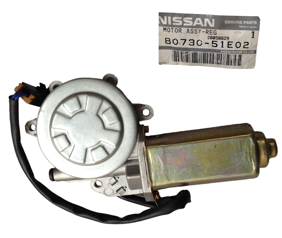 Moteur lève-vitre bloqué ? Réparer la vitre droite de votre Nissan Primera