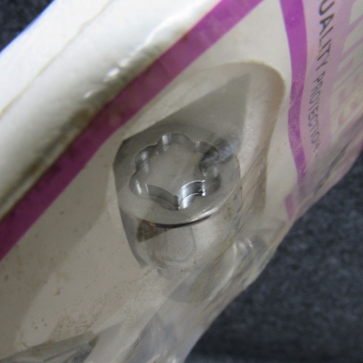 ぱーぷる NOS McGard Wheel Locks Locking Lug Nuts Part No. 21120 AMC GM 1/2