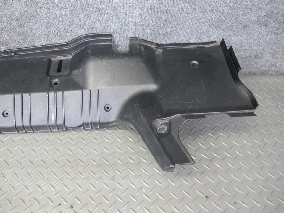 BMW E46 2001-2006 CUPÉ CONVERTIBLE MALETERO TRASERO CIERRE MOLDURA PANEL CUBIERTA Foto 4 de 4