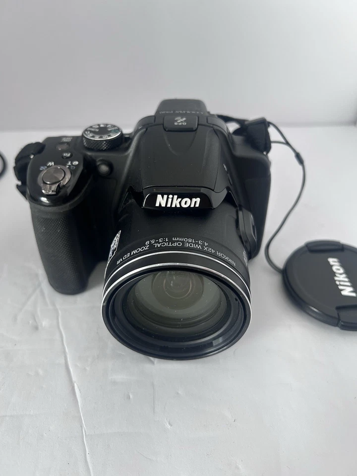Nikon Coolpix P520 Digital Camera 18.1 Mp 42X Opt Zoom 3 Batteries & Case - Image 2 of 4