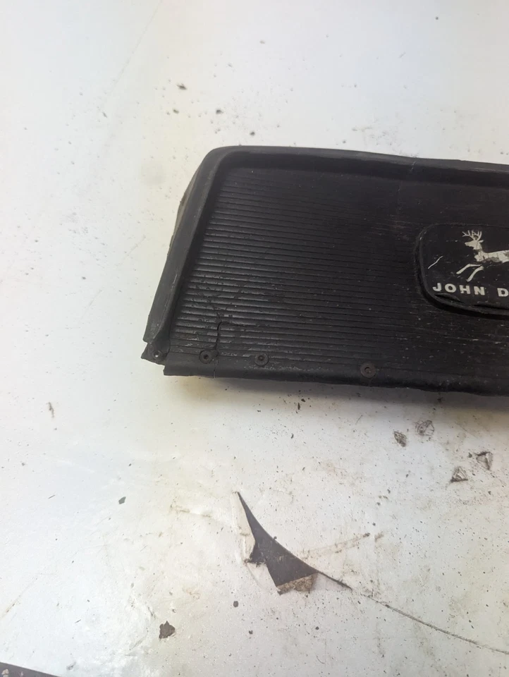 Used Upper Grille Panel For John Deere 112 and 110 Black Headlight - Image 2 of 4