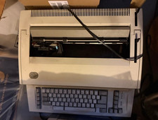 BM Personal Wheel Writer 2 Typewriter 6781 -Works but needs new ink. thumbnail