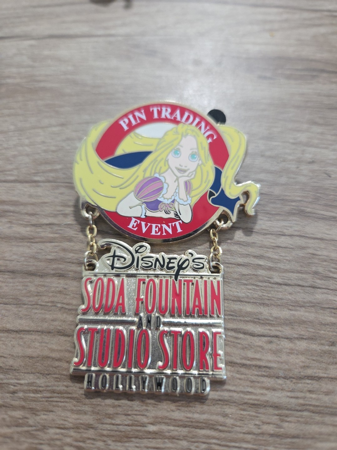 Disney Pin DSSH - Pin Trading Event - Rapunzel - Tangled - LE 300 