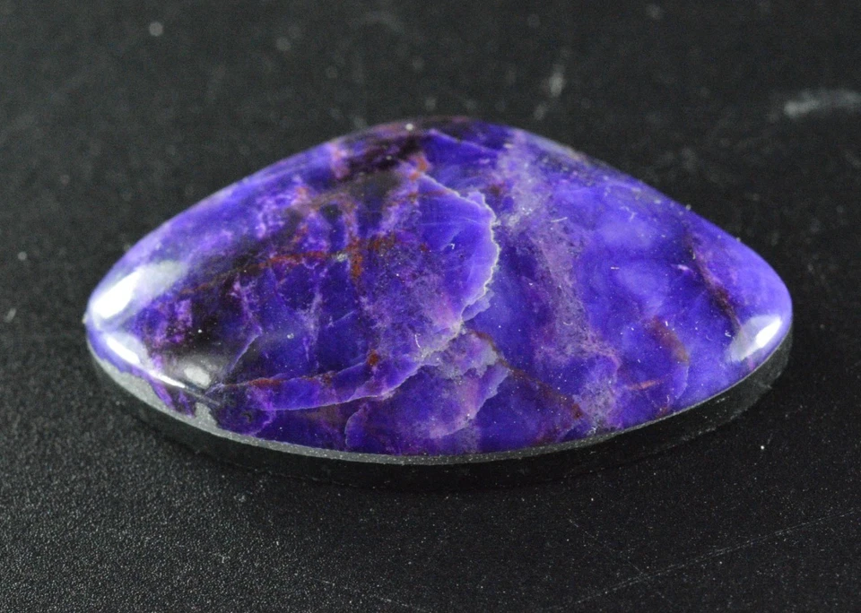 Cabujón Sugilite, cabina, mina Wessels, Sudáfrica, 21,82 CT Foto 2 de 4