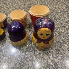 Vintage 10-Piece Russian Matryoshka Nesting Dolls Hand Painted Floral Wooden Set