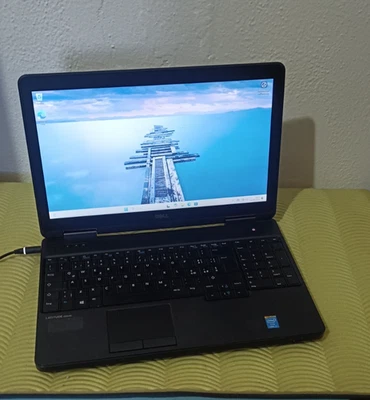 Dell Latitude E5540 · i3-4010U · 8GB · 256GB