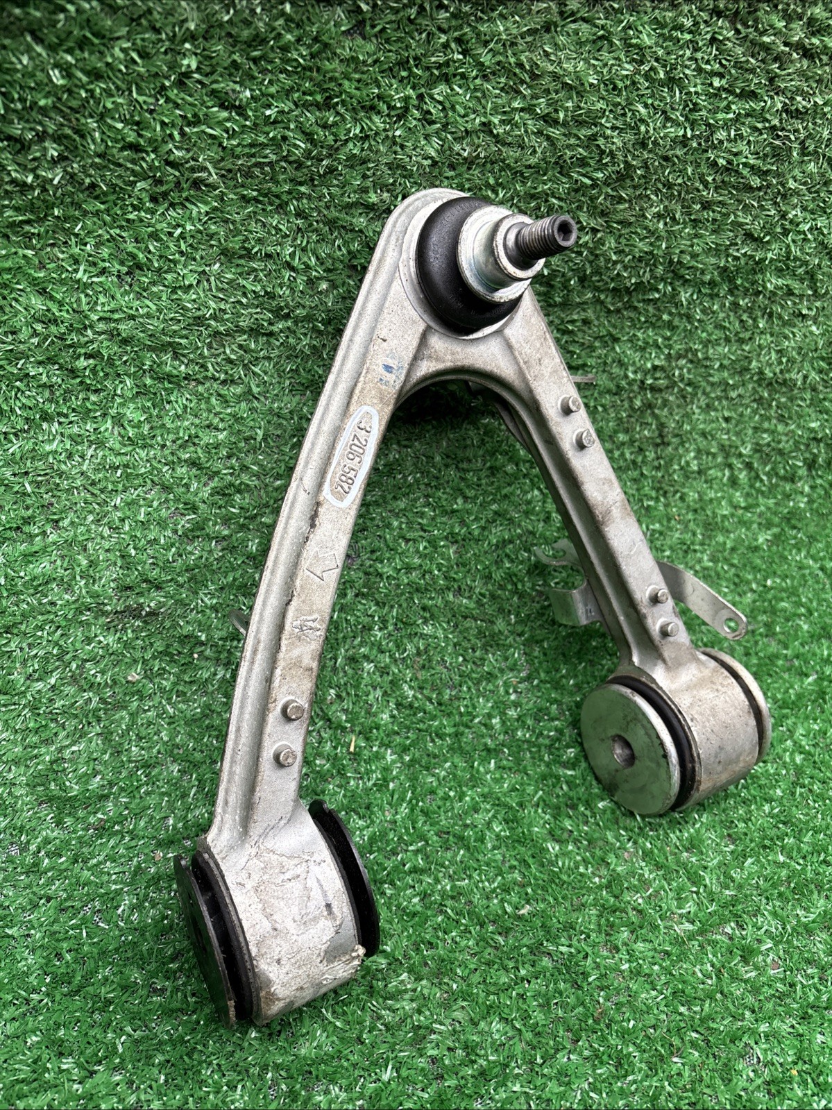 03-10 Maserati GranTurismo  Quattroporte Front Left Side Upper Control Arm OEM