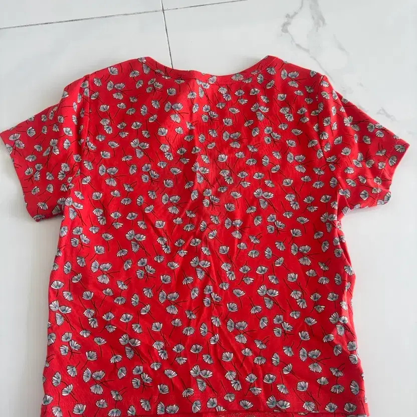 Uniqlo x Paul & Joe Women's Short Sleeve Flower T-Shirt, Brand New thumbnail 2