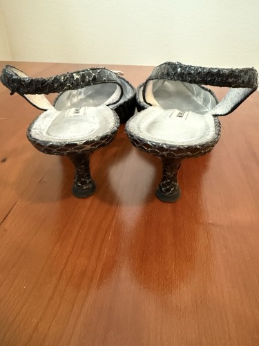 Manolo Blahnik Slingback Kitten Heel w/ Crystal Toe Buckles 39.5 IncBox Orig$825 - Picture 4 of 11