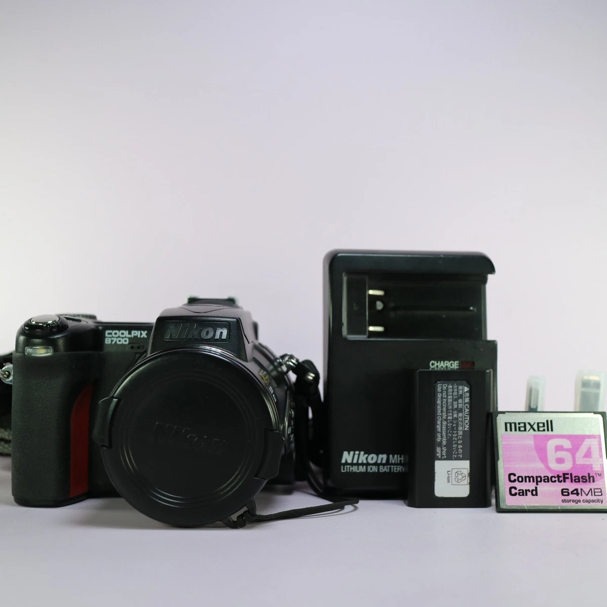 【動作品】✨美品✨NIKON COOLPIX 8700 A Nikon Digital Camera That Has a Flip Screen - Nikon Coolpix 8700