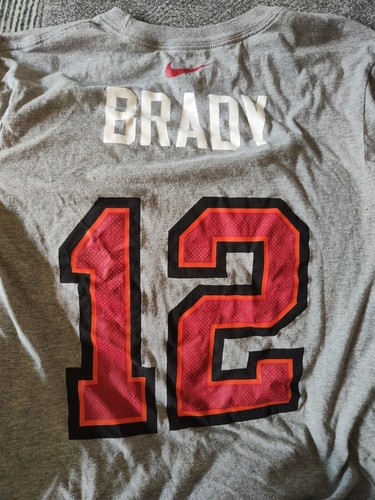 NFL Nike Tee Tom Brady 12 Tampa Bay Buccaneers Size Large L Grey W/ Red  - Picture 3 of 8
