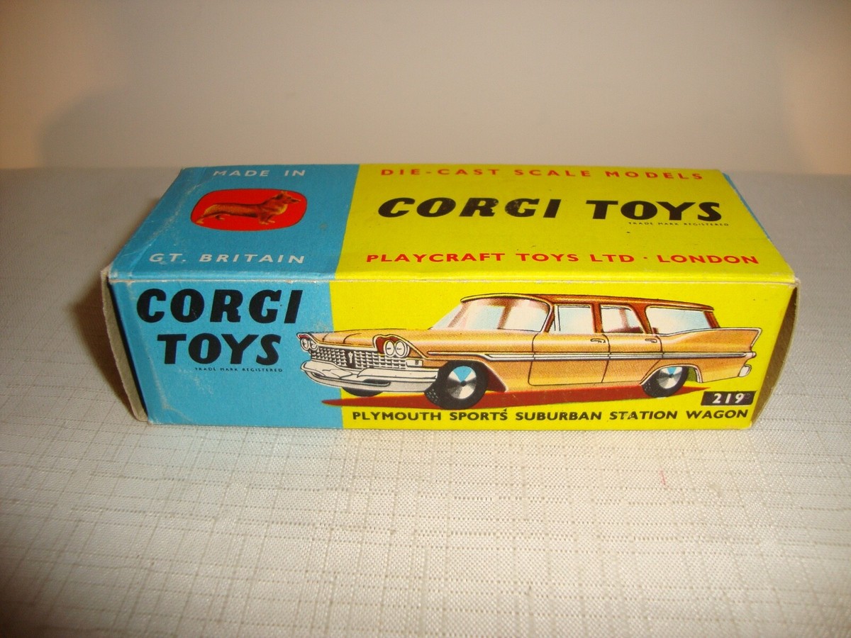 CORGI 219 PLYMOUTH SPORTS SUBURBAN STATION WAGON - VERY GOOD