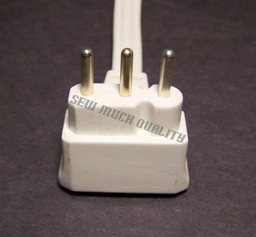 FOOT CONTROL PEDAL W/ Cord Genuine Janome NewHome L392 Singer 7100 + - Picture 3 of 4